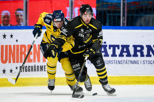 Södertäljes Daniel Norbe och AIKs Branden Troock