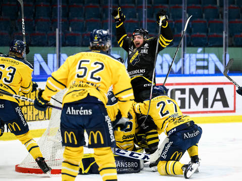 AIKs Branden Troock jublar