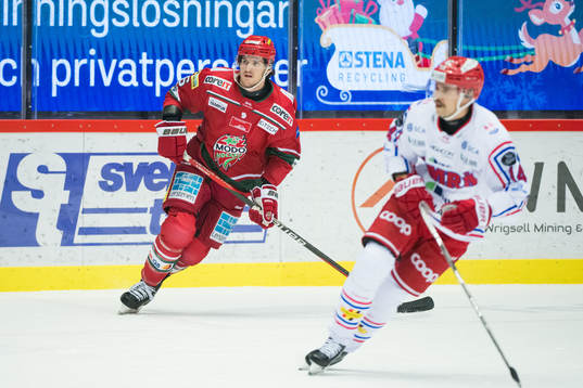 MoDos Daniel Brickley och Timrås Emil Pettersson