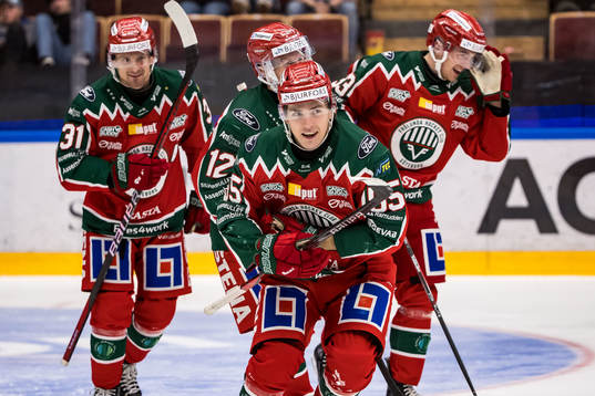 Frölunda HCs Max Lindroth jublar