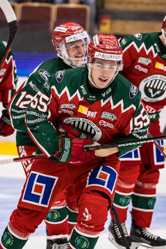 Frölunda HCs Max Lindroth jublar