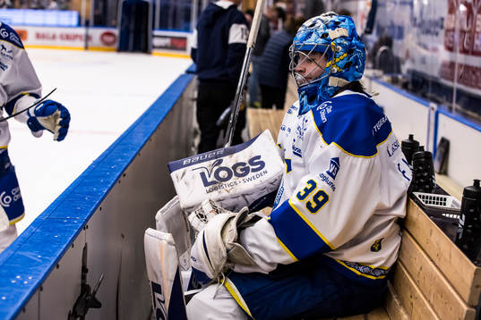 Leksands målvakt Filip Larsson deppar