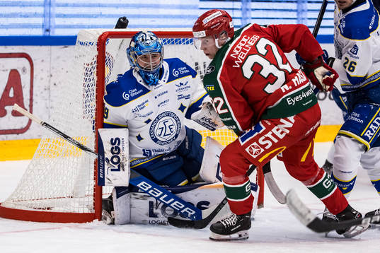 Leksands målvakt Filip Larsson och Frölundas Noah Hasa