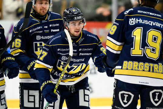 HV 71s Robert Nardella jublar