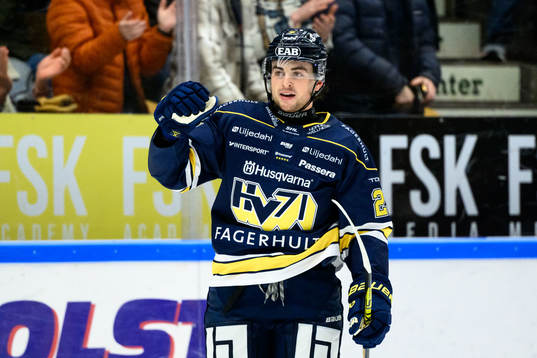 HV 71s Robert Nardella jublar