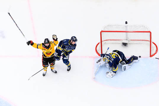 Luleås Jack Connolly jublar