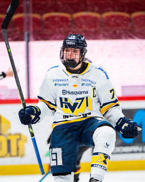 HV71s Elin Svensson jublar