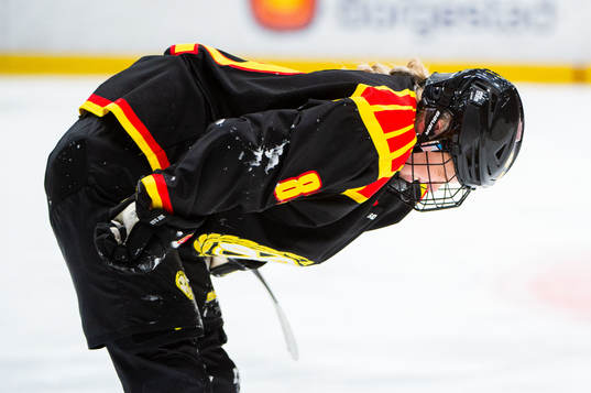 Brynäs Noemi Neubauerova har ont