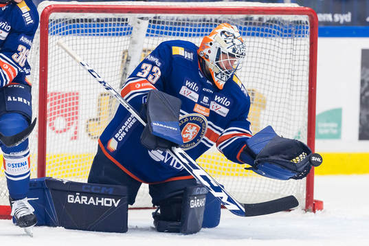 Växjö Lakers HCs målvakt Emil Larmi