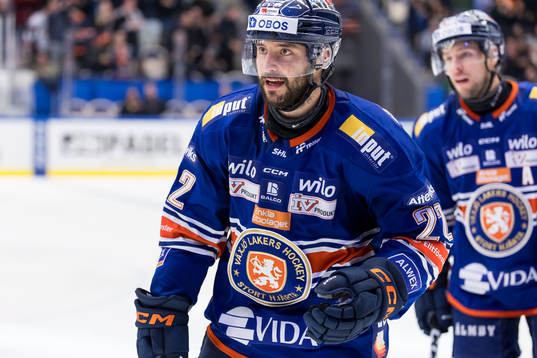 Växjö Lakers HCs Tobias Rieder jublar