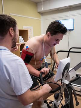 Biomedicinsk analytiker Filip Rolin och Frölunda J20s