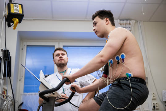 Biomedicinsk analytiker Filip Rolin och Frölunda J20s