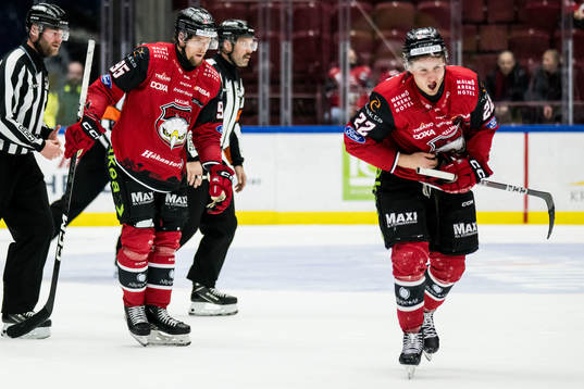 Malmö Redhawks Carl Persson och Janne Kuokkanen deppar