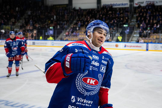 Oskarshamns Ahti Oksanen jublar