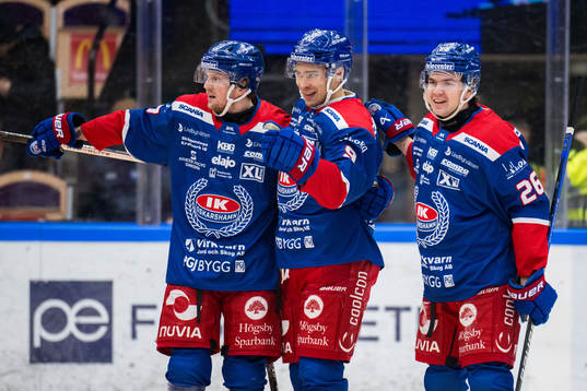 Oskarshamns Ahti Oksanen jublar