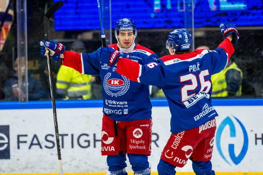 Oskarshamns Ahti Oksanen jublar