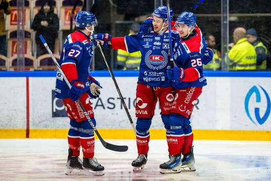 Oskarshamns Ahti Oksanen jublar