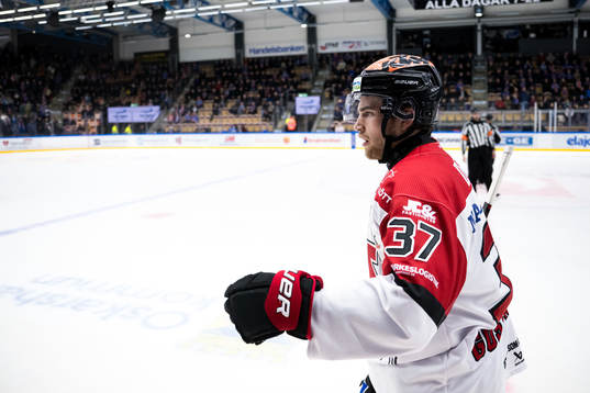 Örebros Glenn Gustafsson jublar