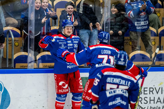 Oskarshamns Patrik Karlkvist jublar