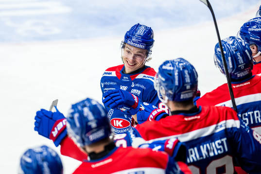 Oskarshamns Lukas Jasek jublar