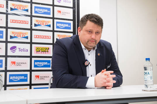 MoDos tränare Mattias Karlin