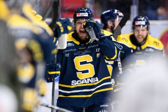 Södertäljes Ludwig Blomstrand jublar