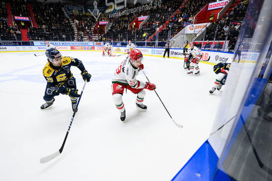 Södertäljes Stelio Mattheos och Moras Chad Yetman