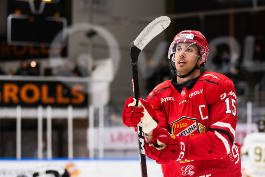 Almtunas Marcus Karlström jublar