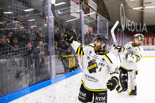 AIKs Mathew Maione jublar