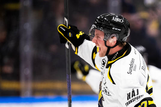AIKs Alfred Barklund jublar