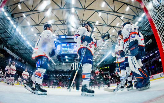 Växjös Brian Cooper, Gabriel Carlsson och målvakt Adam
