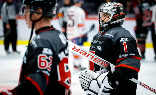 Örebros målvakt Jhonas Enroth deppar