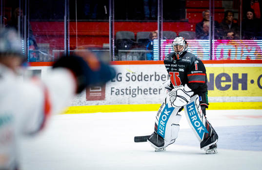 Örebros målvakt Jhonas Enroth lämnar målet