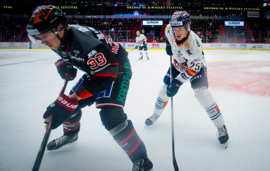 Örebros Christopher Mastomäki och Växjös Filip Eriksson