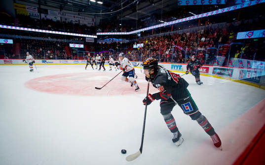 Örebros Mathias Bromé och Växjös Elias Rosén