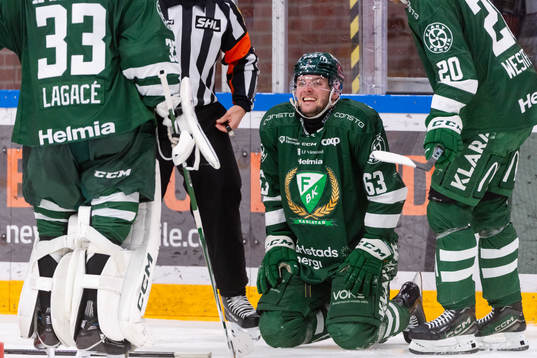 Färjestads Carl Dahlström har ont