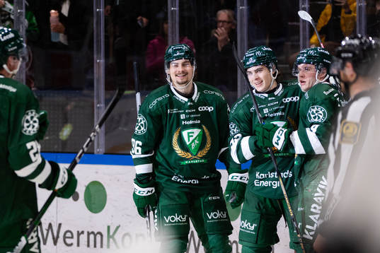 Färjestads Liam Öhgren jublar