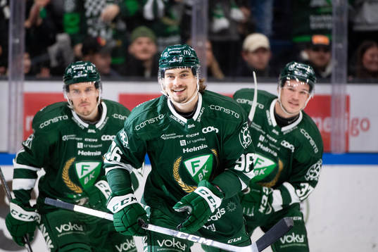 Färjestads David Tomasek jublar