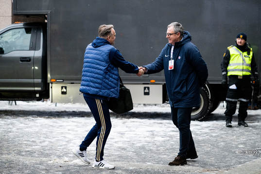 Erling Moe, head coach of Molde, and Rune Pedersen of NFF