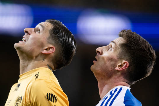 Nino Zugelj of Bodø/Glimt and Kristoffer Haugen of Molde