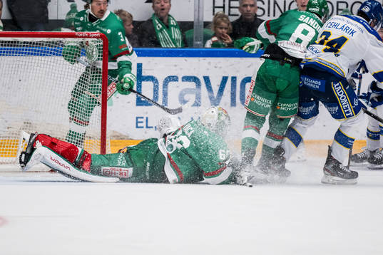 Rögles målvakt Petr Kvaca och Leksands Peter Cehlarik