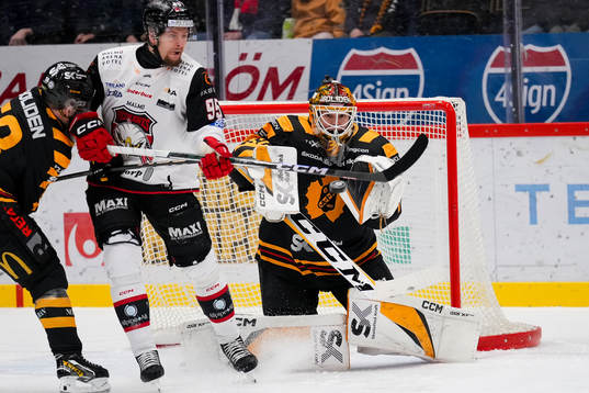 Malmö Redhawks Carl Persson och Skellefteås målvakt