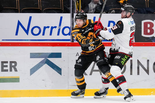 Skellefteås Filip Sandberg och Malmö Redhawks Kim Rosdahl