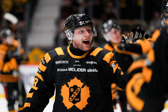 Skellefteås Oskar Nilsson jublar