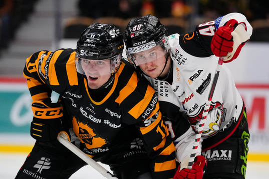 Skellefteås Max Lindholm och Malmö Redhawks Lauri