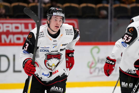 Malmö Redhawks Nuutti Viitasalo jublar