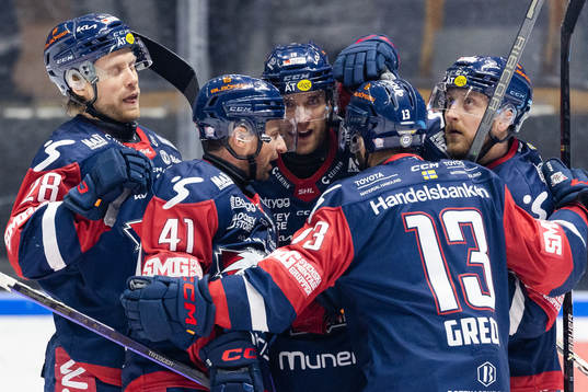 Linköpings Patrick Russell jublar