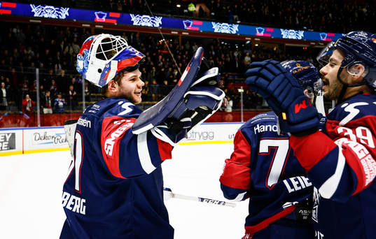 Linköpings målvakt Jesper Myrenberg jublar