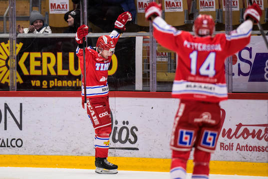 Timrås Axel Rindell jublar