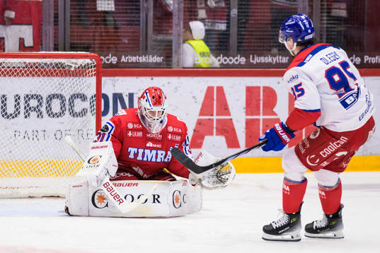 Timrås målvakt Tim Juel räddar straffskott från